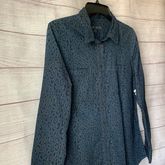 Code Bleu Long Sleeve Button Up Shirt Leopard Animal Print Pockets Size Small - Picture 2 of 10